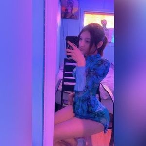 Meet your Posher, Génesis